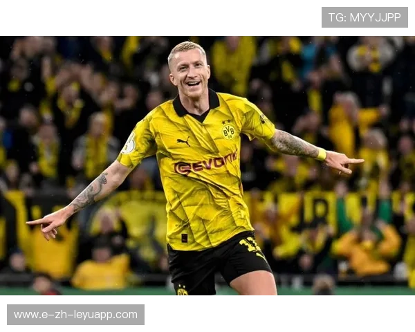 多特蒙德开始测试新前锋组合，未来锋线值得期待