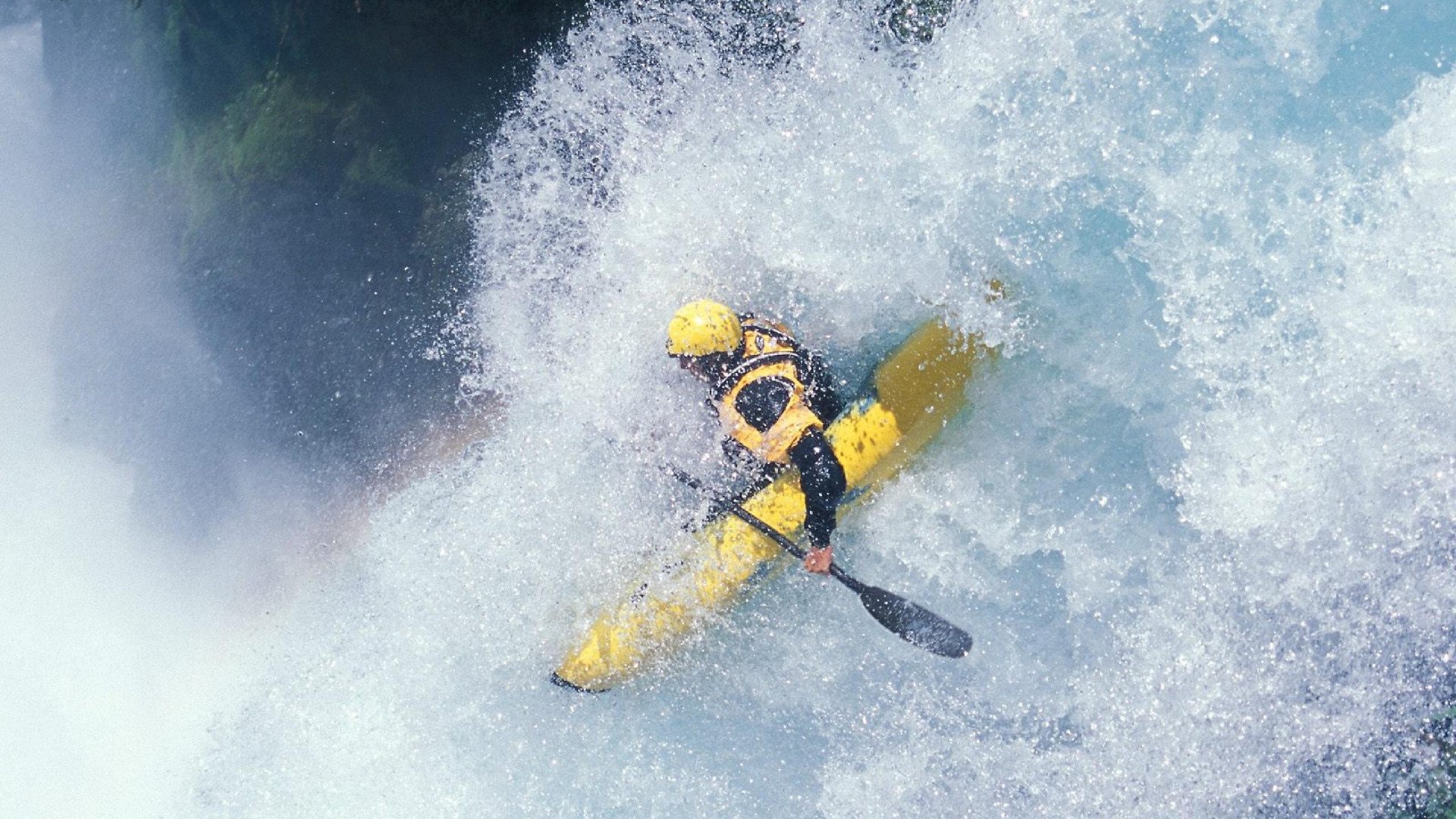 世界杯亚洲区预选赛：中国3比0击败越南 年轻前锋戴帽一战封神